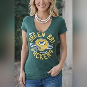 NWOT NFL Packers Womens Fitted V-Neck T-Shirt sz M